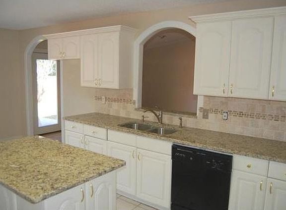 4th image of 3415 Dartmoor Dr