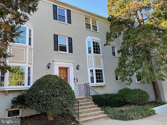 2nd image of 824 S Arlington Mill Dr #1-304