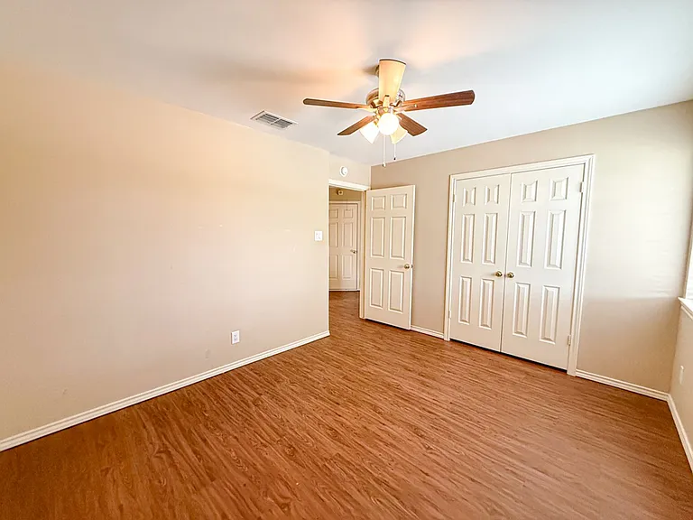 8902 Bayshore Ln — Photo 22