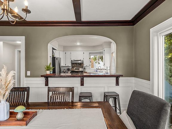 4th image of 505 E Brewster St