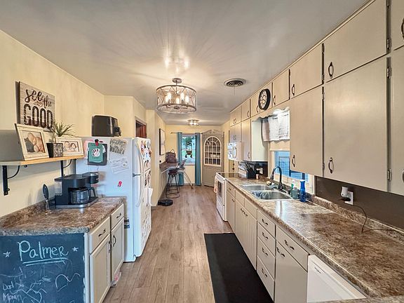2nd image of 2749 Juniper Ave