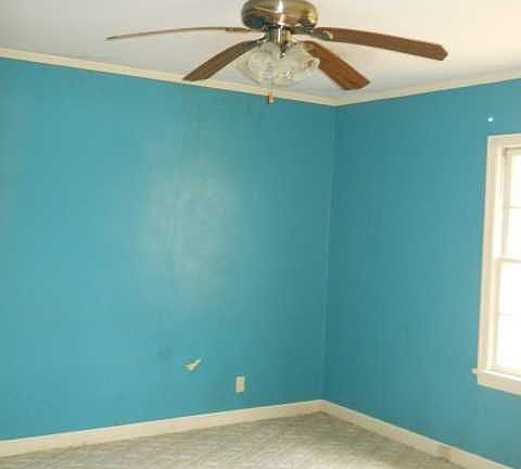 5th image of 906 Woodlawn St
