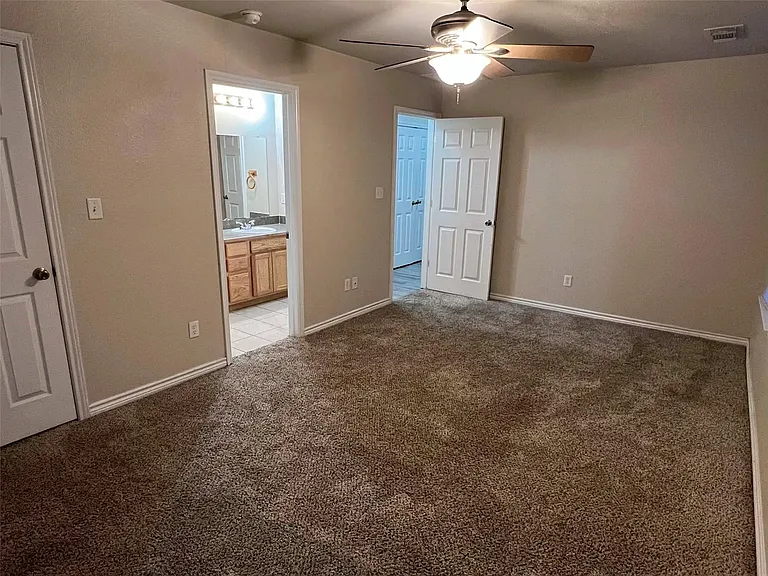 1702 E Mulberry St — Photo 10