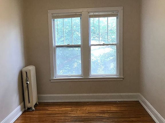 3rd image of 2726 Girard Ave S #104