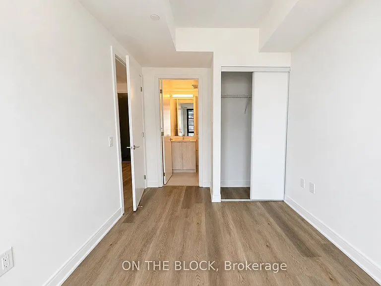86 Dundas St E #618 — Photo 13