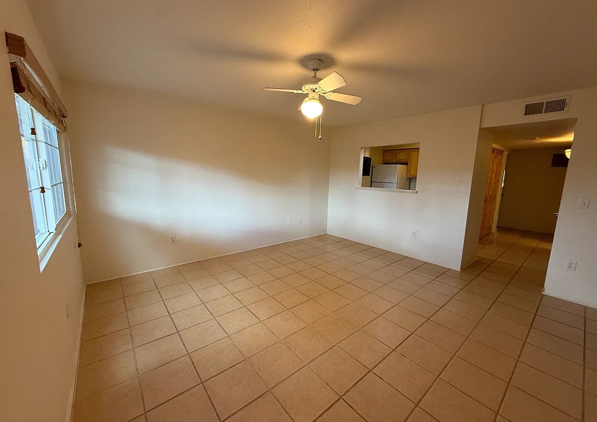 2 bed, 970 sqft, $2,300 — Photo 2