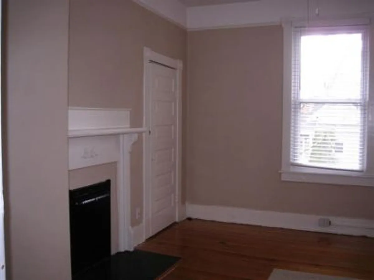 Building Photo - 2710 1/2 Preston St