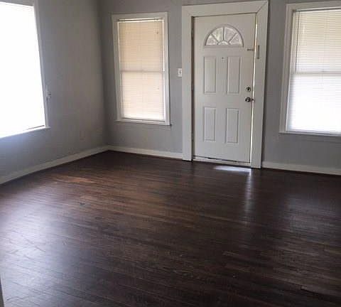 2nd image of 215 W Pembroke Ave