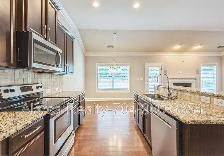 1016 Ridgehaven Rd — Photo 5