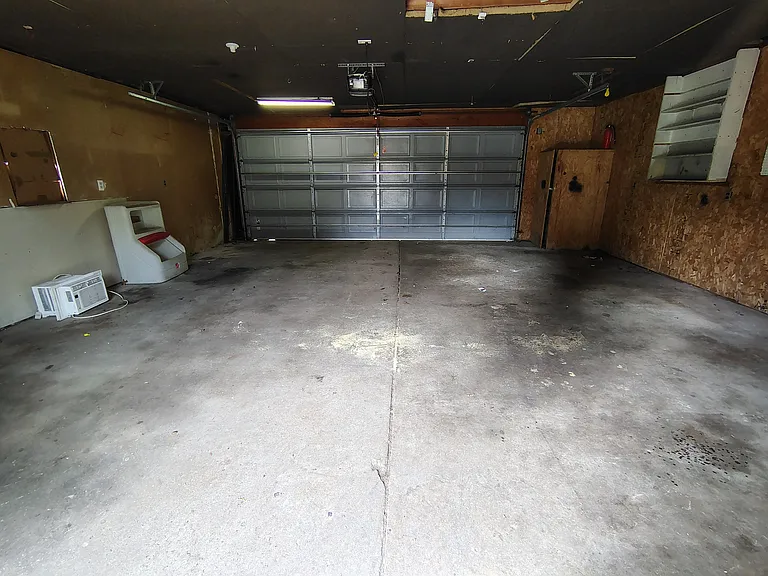 4719 Illinois St — Photo 11