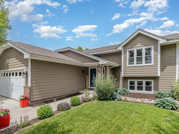 5750 Lone Oak Dr, Savage, MN 55378