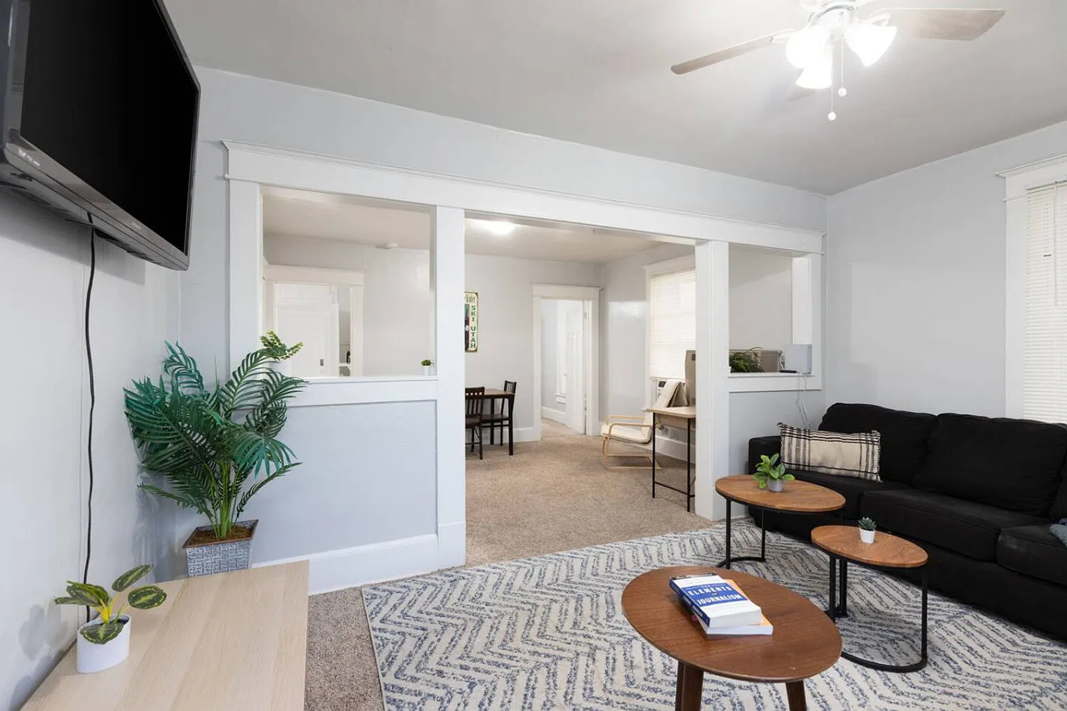 1 bed, 1.0 bath, 1001 sqft, $3,602 — Photo 2