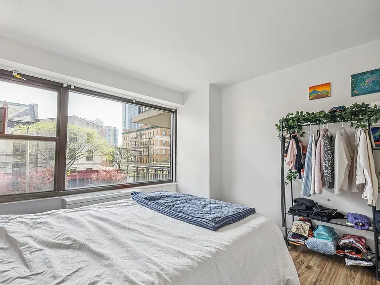 135 Montgomery St #3 — Photo 21