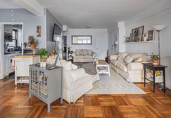 4th image of 150 E 56th St APT 11D