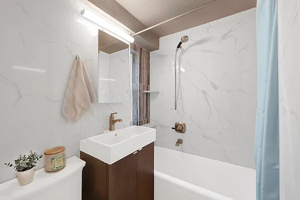 Sold by REMAX Elite | media 15