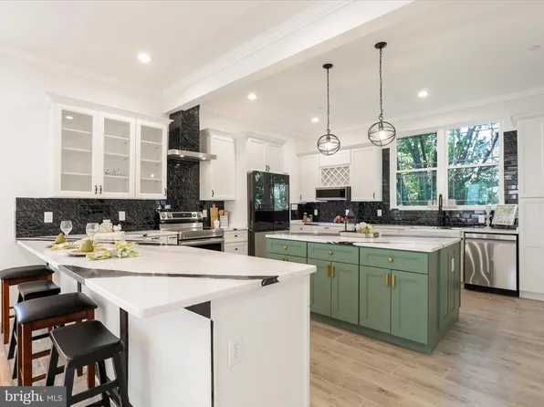 121 Lee Dr, Annapolis, MD 21403