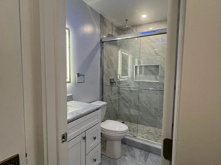 6112 Broadway #1 — Photo 17