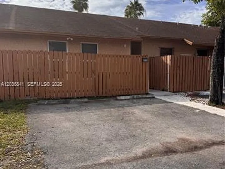 6761 NW 189th Ter — Photo 1