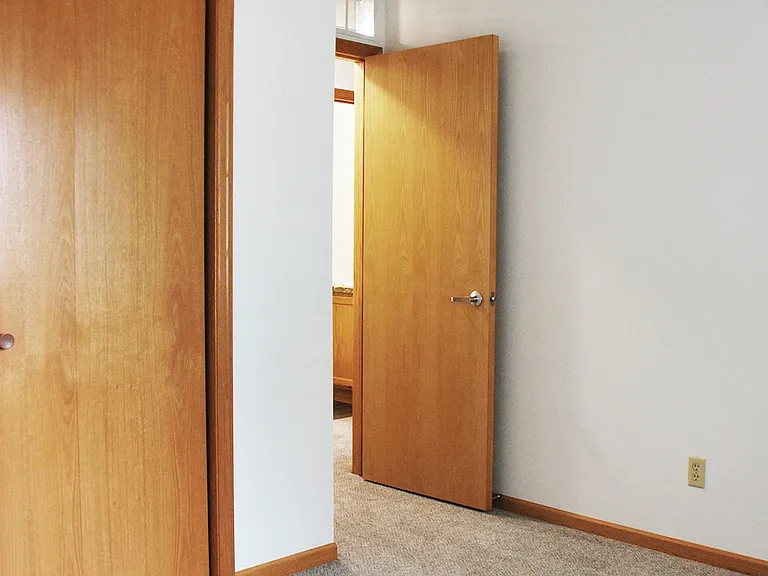 Viking Terrace Apartments — Photo 21