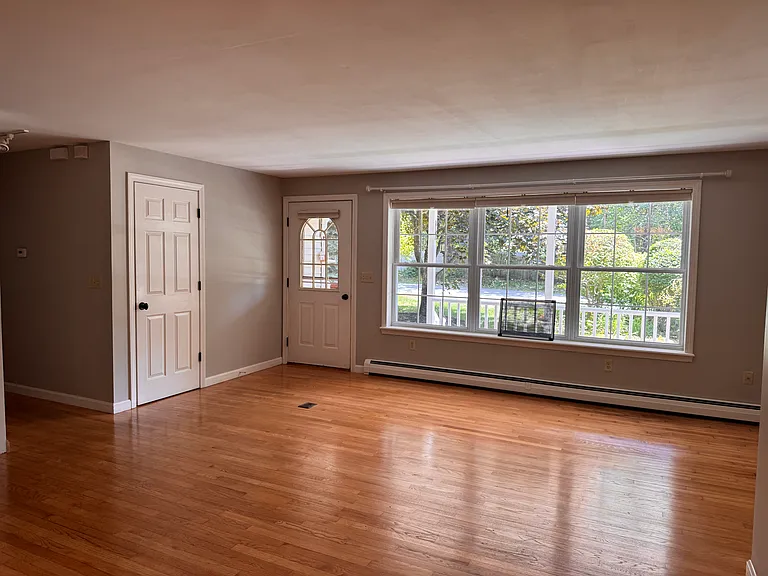 2196 Village Green Dr — Photo 14