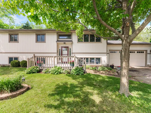 203 Lexington St, Dekalb, IL 60115