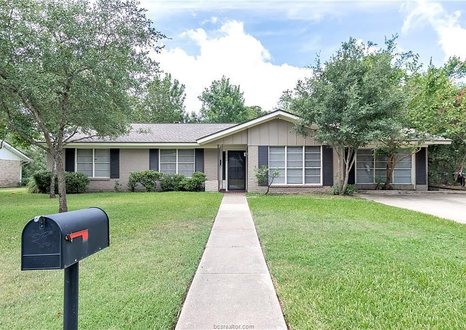 1st image of 706 Pershing Dr