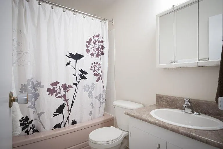 1055 Powers St — Photo 7