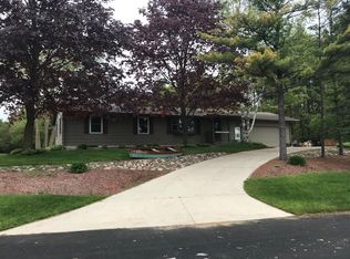 1412 Jackson Dr, Cleveland, WI 53015