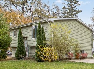 4 S Chicago Ave, Mundelein, IL 60060