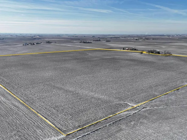 McQueen Rd, Malta, IL 60150