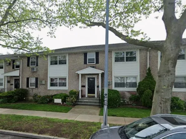 81-43 268 Street #292B, Floral Park, NY 11040