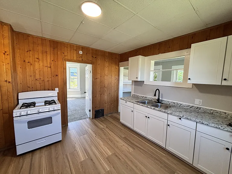 351 1st St SE — Photo 2