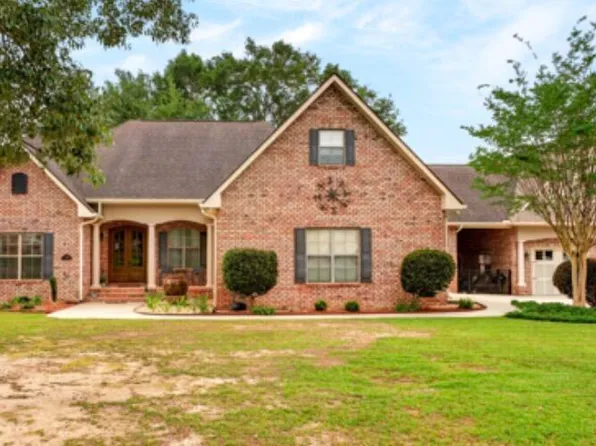 9003 Twin Oaks Ct, Picayune, MS 39466