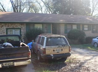 1666 E McIntosh Rd, Griffin, GA 30223