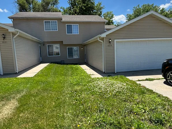 825 Hanneman Dr, Lincoln, NE 68522