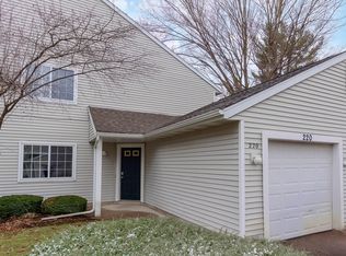220 Hunters Ln NE #10, Rockford, MI 49341