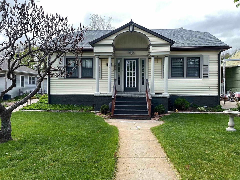 1st image of 808 W C ST