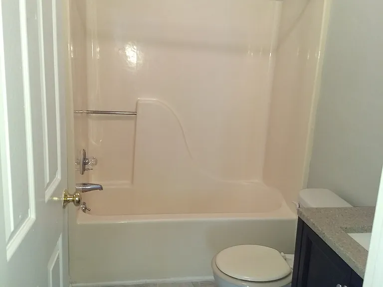 612 Germaine St #A — Photo 8
