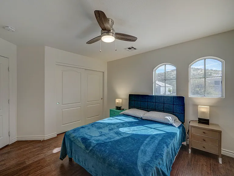 820 E Mountain Sage Dr — Photo 19