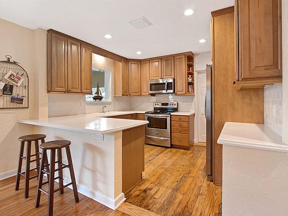 5th image of 414 36th Street
