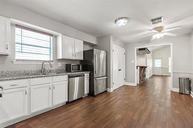 3 bed, 2.0 bath, 1953 sqft, $2,400 — Photo 3