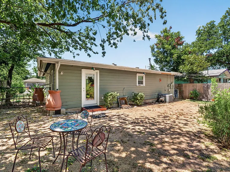 200 E Skyview Rd — Photo 26