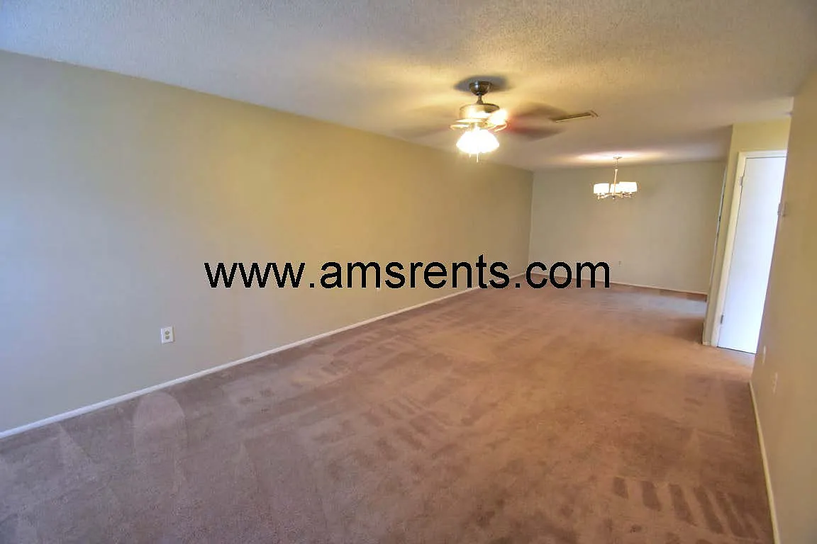 202 Esplanade Way — Photo 4