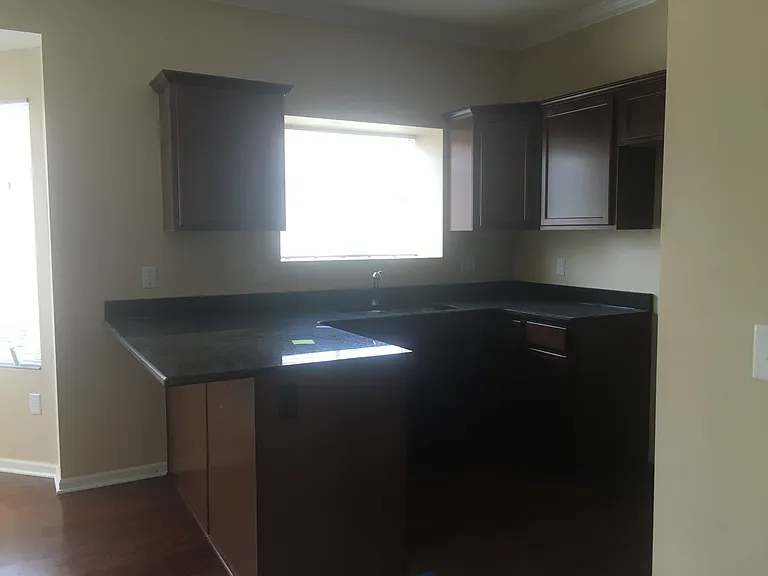 23001 Parkview Dr — Photo 7