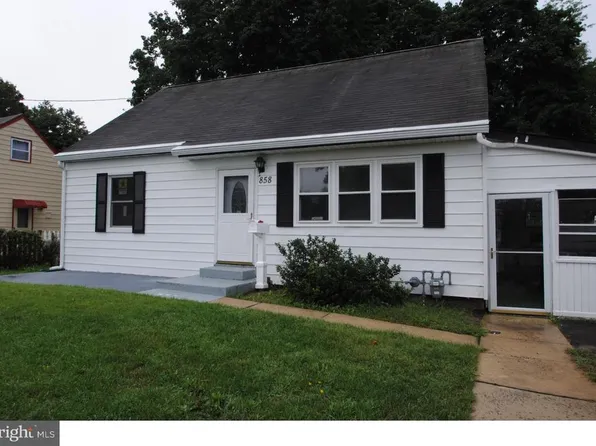858 Woodlane Rd, Mount Holly, NJ 08060