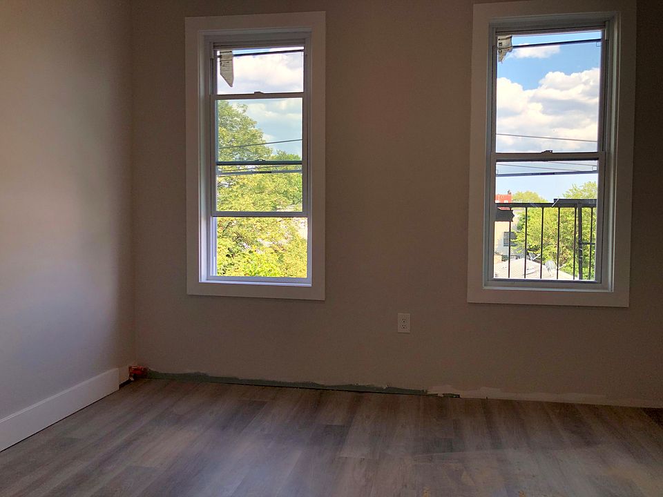 2nd image of 207 Webster Ave #6E