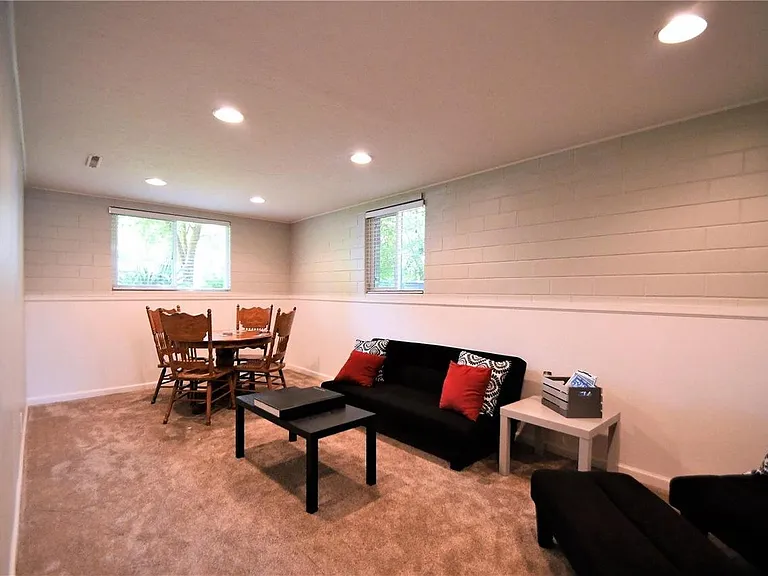 1070 Lansing St — Photo 19