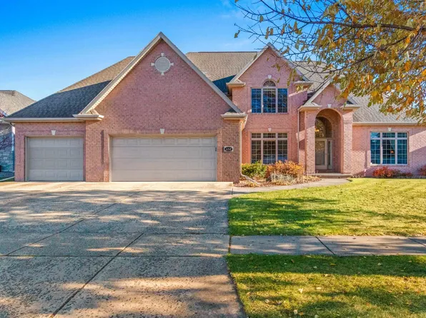 658 Black Earth Dr, De Pere, WI 54115