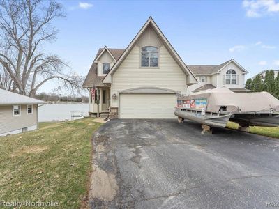 9283 Firwood Rd, South Lyon, MI, 48178