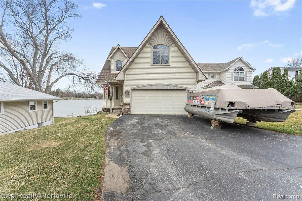 9283 Firwood Rd photo 1